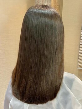 リノアーラ(Rino a'ala)の写真/ナノトリートメント使用！髪の芯から潤い、艶感UP★根元から毛先まで、ナチュラルなストレートヘアが叶う♪