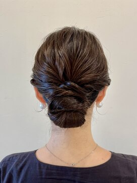 ヘアメイク エンカレッジ(HAIR MAKE encourage) 綺麗めシニヨン