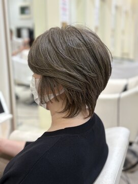 プランタンシエル(printemps CIEL) ショートカット×カーキベージュ