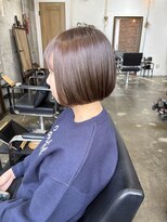 ヴィップルーム(viproom)&nbsp;ピンクベージュレイヤーボブニュアンスカラー外ハネボブショート