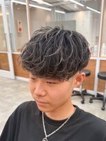 ルースト 南堀江店(ROOST)&nbsp;刈り上げセンターパート/波巻きツイストスパイラル/南堀江