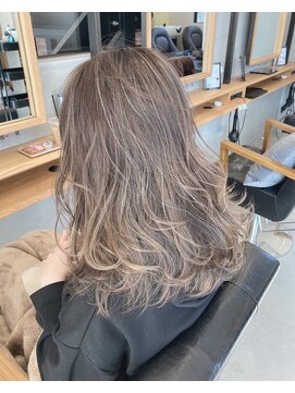 ソッカ(socca) 明るめハイライトアッシュベージュ