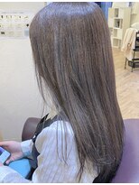 カトレア ストリート店&nbsp;トーンダウンも透明感のあるULTISTがおすすめ！グレージュロング