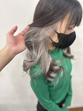 ヘアーサロン カラー 色彩店(COLOR) インナーカラーホワイトベージュ