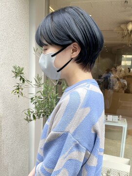 マイル 渋谷(mile) ブリーチ1回～ディープブルー/ショートボブ