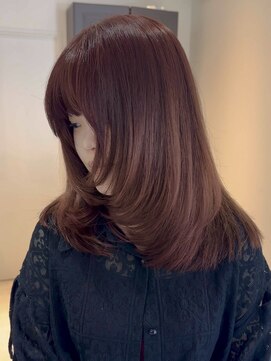 ヨロ 小岩(YOLO) レイヤーカットハイライトショートヘアイルミナカラーオージュア