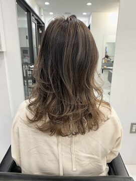 ステアケース 武蔵小杉店(stair:case) 白髪ぼかしバレイヤージュ　大人女性におすすめ　ベージュ