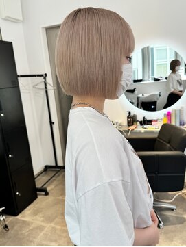 ホープ(hope) ミニボブ ミルクティーベージュ 梅田