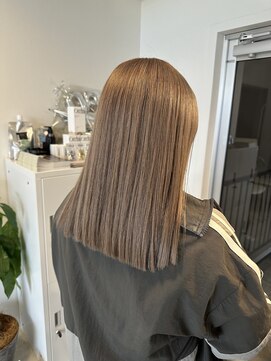 ミルクティーベージュ