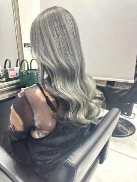 ヘアーデザイン ジェルム(Hair Design germe) シルバーヘアーにエクステインナー #しのだスペシャル