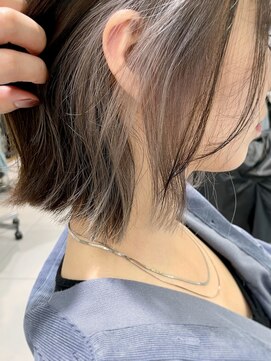 レメディフロムキン(REMEDY from KIN) 《10代20代30代》インナーカラー×ミルキーベージュ【燕三条】