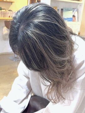 ブレイズヘアー(BLAZEhair) 【脱白髪染めデザイン】ミルクティバレイヤージュ×ブリーチ２回