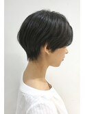奥行きショート　黒髪ひし形シルエット