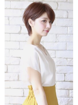 チェコリル(Cyecoril) 働く女性のための横シルエットもキレイなショート