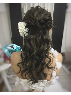 ヘアアンドケア エジェリラボ(hair&care egerie lab) ルーズ編み込みネオハーフアップ