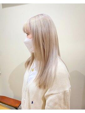 エイミー(Aimee) Aimee 町田　ケアブリーチ×ホワイトベージュ
