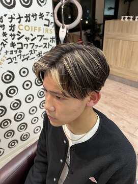 コワファーストナガサキシャンプーボーイ(COIFF1RST NAGASAKI SHAMPOO BOY) 人気急上昇センターパート！