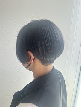 コードフルール(CODE Fleur) 刈り上げハンサムショート×モノトーン