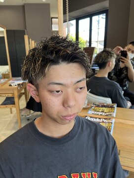 ヘアー ル シェーヌ ワンセカンド(hair le chene 1/2) ツイストスパイラル金メッシュ/ツイスパ金メッシュ