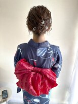 ショートヘアでもできるアップヘア