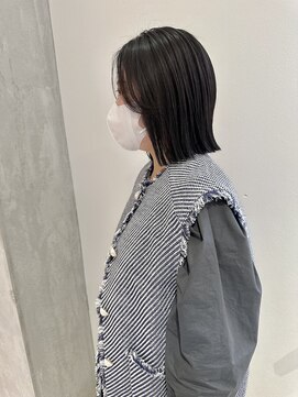 ヨーク(YOKE) YOKE 切りっぱなしボブぱつっとボブ外ハネボブブルーグレージュ