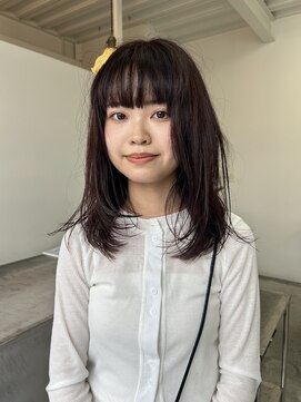 フィル(fil) ミディアムレイヤーにディープチェリーカラー
