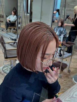 ヲタク(wotaku.) キャラメルブラウンラテカラーブリーチカラーダブルカラーボブ