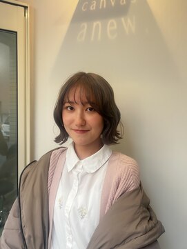 キャンバスアニュー 川崎(canvas anew.) 柔らかベージュ　ミニボブ　波巻きウェーブ／川崎