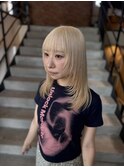 抜きっぱなしブロンド/顔まわりレイヤーカット