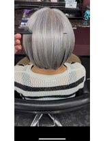 アイズ 渋沢(AIZU)&nbsp;ツヤ髪ホワイトシルバー