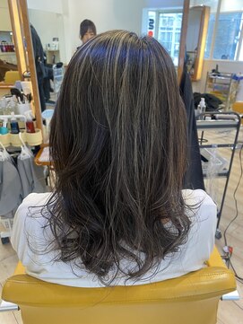 モリオ フロム ロンドン 成増店 【morio成増/一戸】ミディアムハイライトカラーグレージ