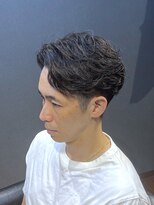 ビーダンディー(Bee dandy)&nbsp;ビジネスツーブロックショート フェザーパーマ サイドパート