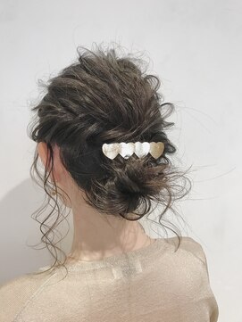 ヴァンクシー バイ ルナ(VANKCY by Luna) 【Neolive plus】 大人カジュアルヘアセット アップスタイル