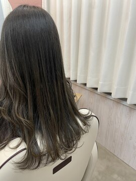 シーヤ(Cya) 髪と頭皮に優しいサロン♪二子玉川No1☆大人シルバーアッシュ