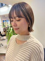 トレス(TRESS)&nbsp;ミニボブ　外ハネボブ　オリーブベージュ　原宿　表参道