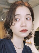 ノイカーム(noi Calm)&nbsp;顔周りレイヤーカットくびれヘアミルクティーベージュカラー