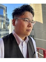 ロミーオム 本厚木(ROMMY. Homme)&nbsp;刈り上げツイストパーマアップバングショートメンズヘア