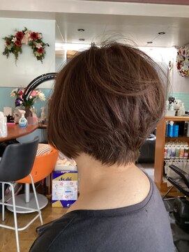 ヘアー トラスティ マリ HAIR TRUSTY MARI 大人ショート