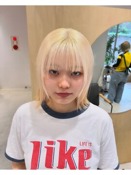 スタン 渋谷(Stam) 抜きっぱしブロンドハイトーン顔周りレイヤーケアブリーチ渋谷駅