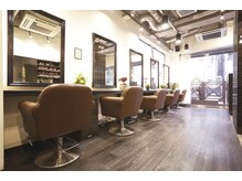 ギミック 自由が丘(gimmick)の雰囲気（シックでモダンな雰囲気で一席ごとに余裕のある空間【自由が丘】）