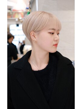 ピークアブー 原宿ハラカド(PEEK-A-BOO) ホワイトブロンド/ホワイトショート/金髪ショート/ホワイトヘア