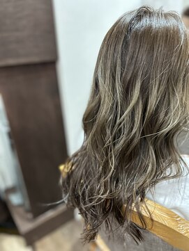 ルアン(Luan) オリーブベージュ