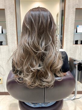 エイト 半田(EIGHT) 【EIGHT HANDA】レイヤーカット×グラデーションカラー☆