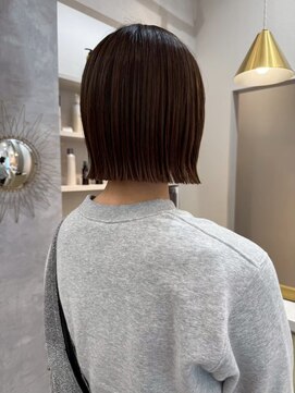 ポジ(poji) 切りっぱなしボブ　ブルーブラック　ブリーチカラー　暗髪