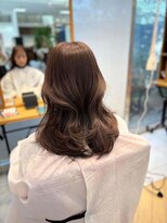 ユニ バイ マグ 長野店(Uni.by Mag) 【艶感★ブラウンベージュ】韓国 髪型 大人可愛い韓国巻き