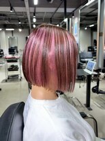 コエル(KOER)&nbsp;2色デザインカラーピンク×ブラウン切りっぱなしボブ
