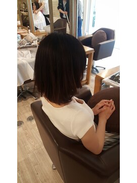 ウィービーパセリ(webeparsley by Johji Group) 毛先がはねないボブ☆　担当　村田