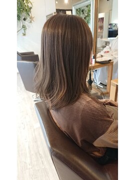 ウィービーパセリ atre川越店(WE BE PARSLEY) アッシュベージュ 【担当 木村沙織】