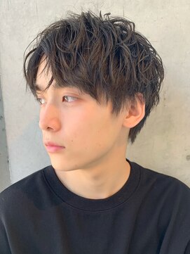 フィフス(fifth) コンマヘアセンターパート サイドグラデーションツイストパーマ