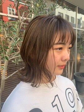 ビーワールド(B WORLD) ハイライト×レイヤーミディ【藤枝/髪質改善】